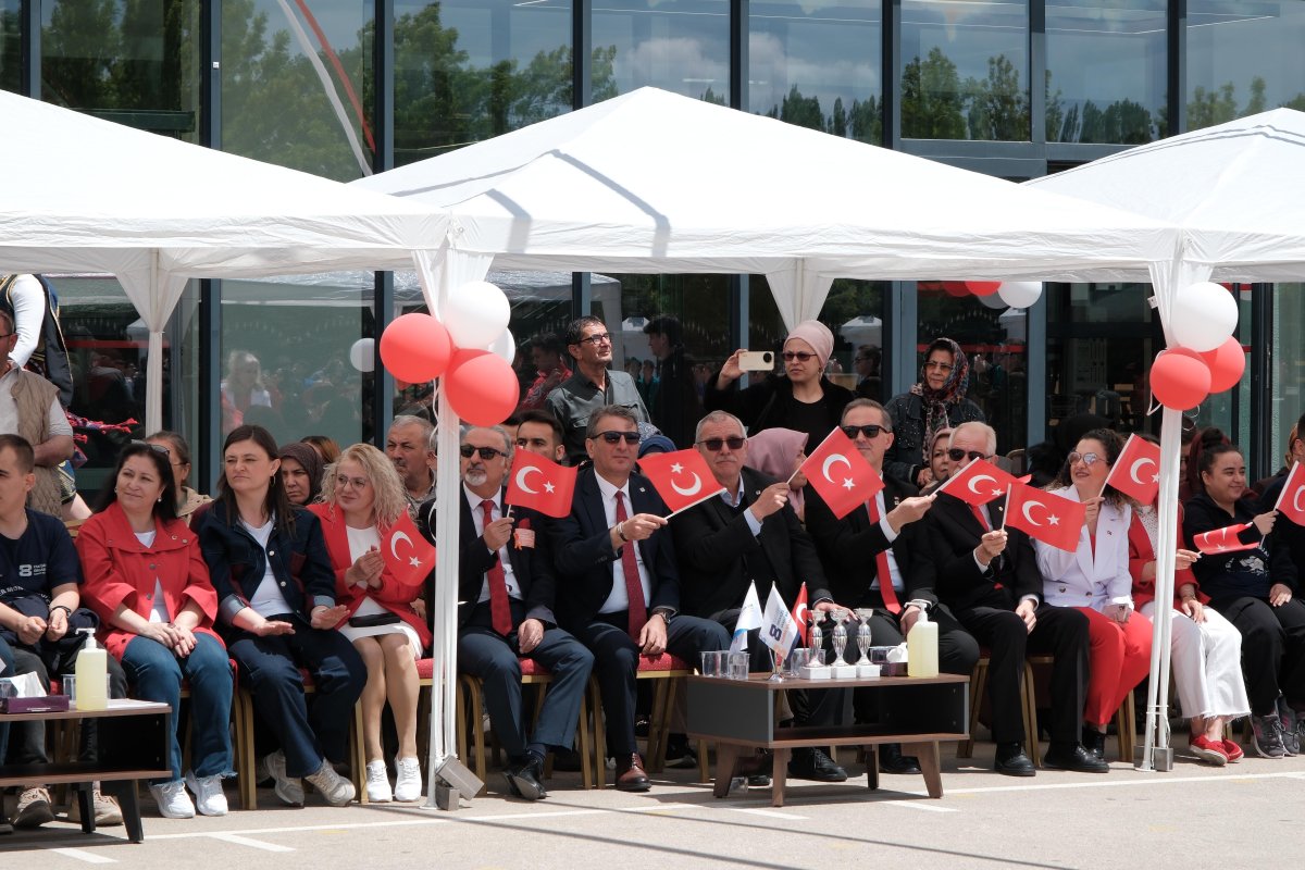 19 Mayıs Coşkusu EOSB Mesleki ve Teknik Anadolu Lisesi’nde Törenle Kutlandı