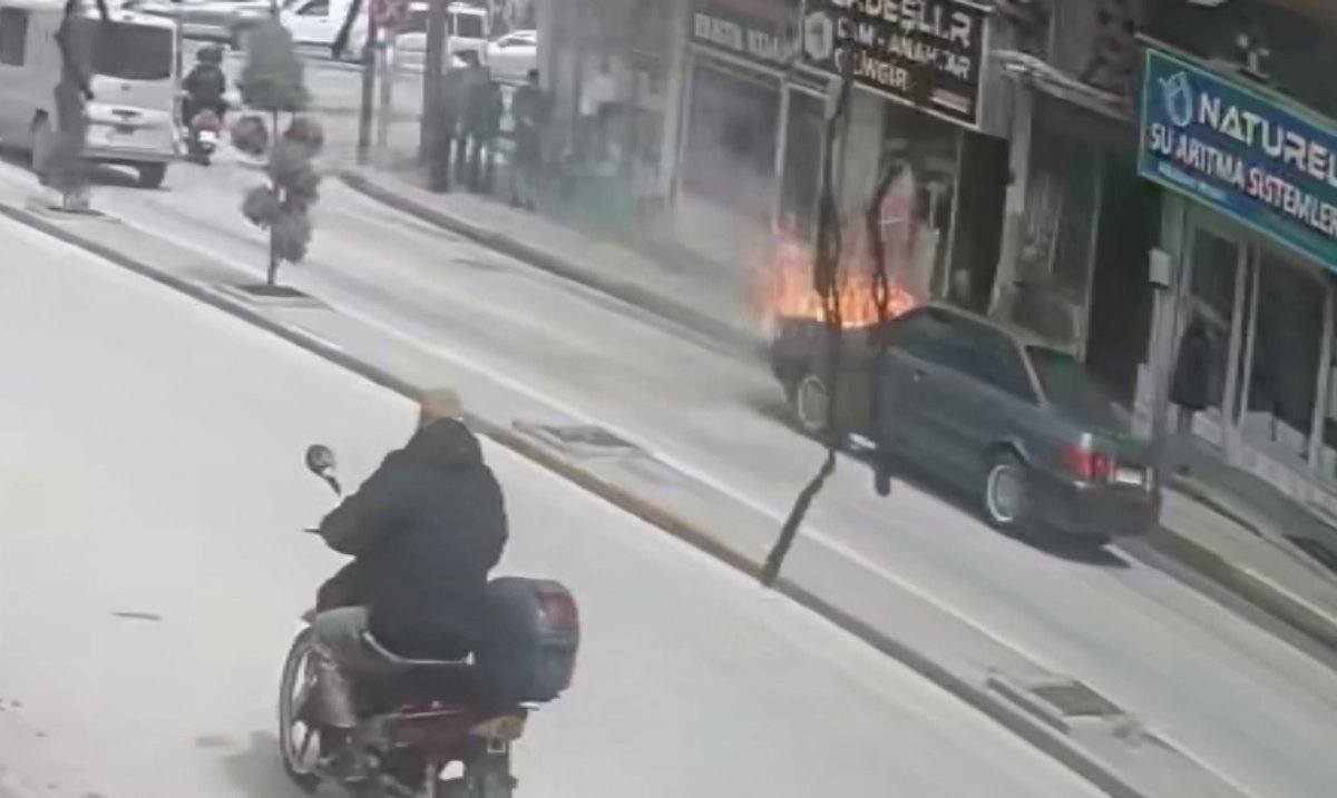 Yanan Otomobile Esnaftan Anında Müdahale