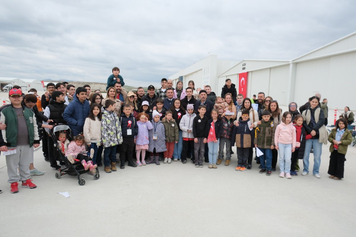 Sivrihisar’da 23 Nisan Coşkusu: Minikler Havacılıkla Buluştu!