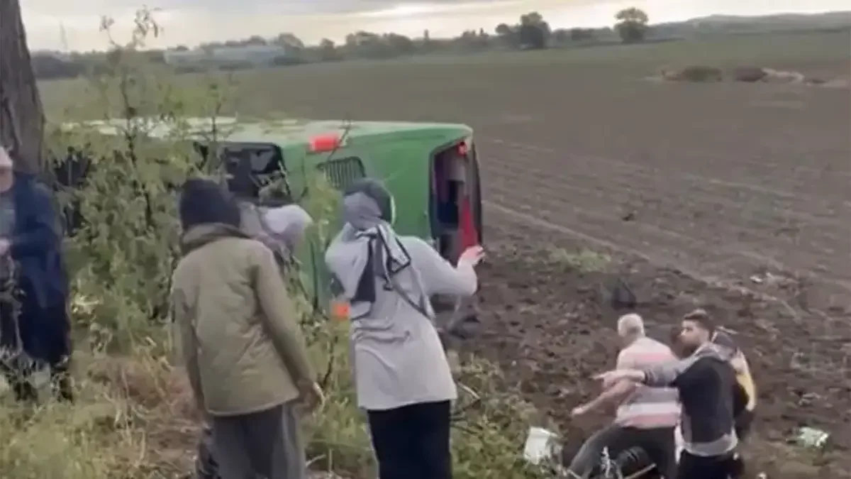 Biga’da Otobüs Devrildi: Çok Sayıda Yaralı