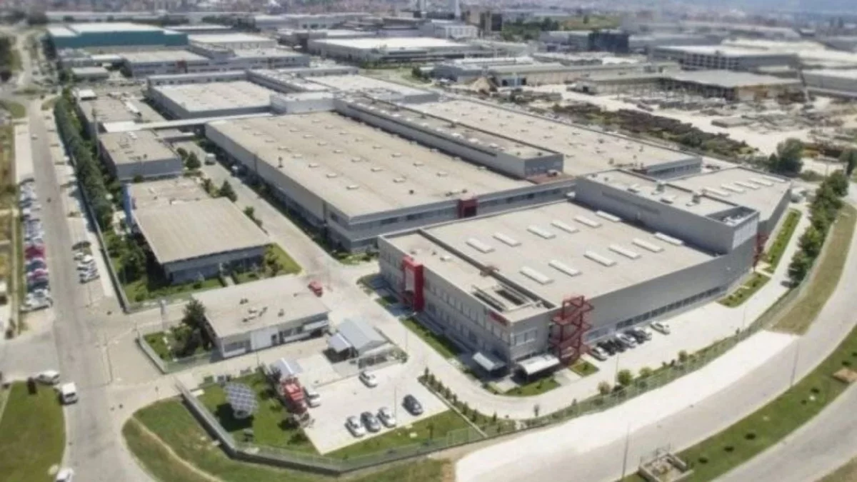Türkiye’de büyük küçülme kararı: Bursa fabrikasında 1400 kişi işten çıkarılacak