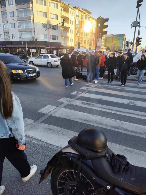 Lüleburgaz’da Otomobil İle Motosiklet Çarpıştı