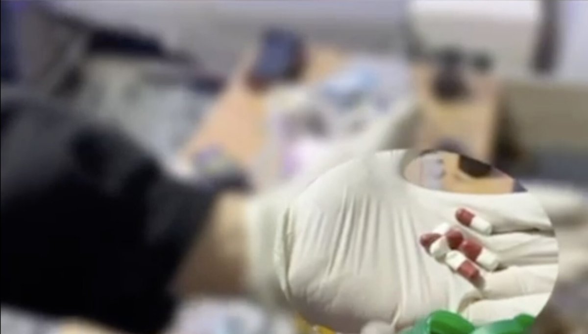 Uyuşturucuyu Aynı Evde Satıp Kullandırmışlar