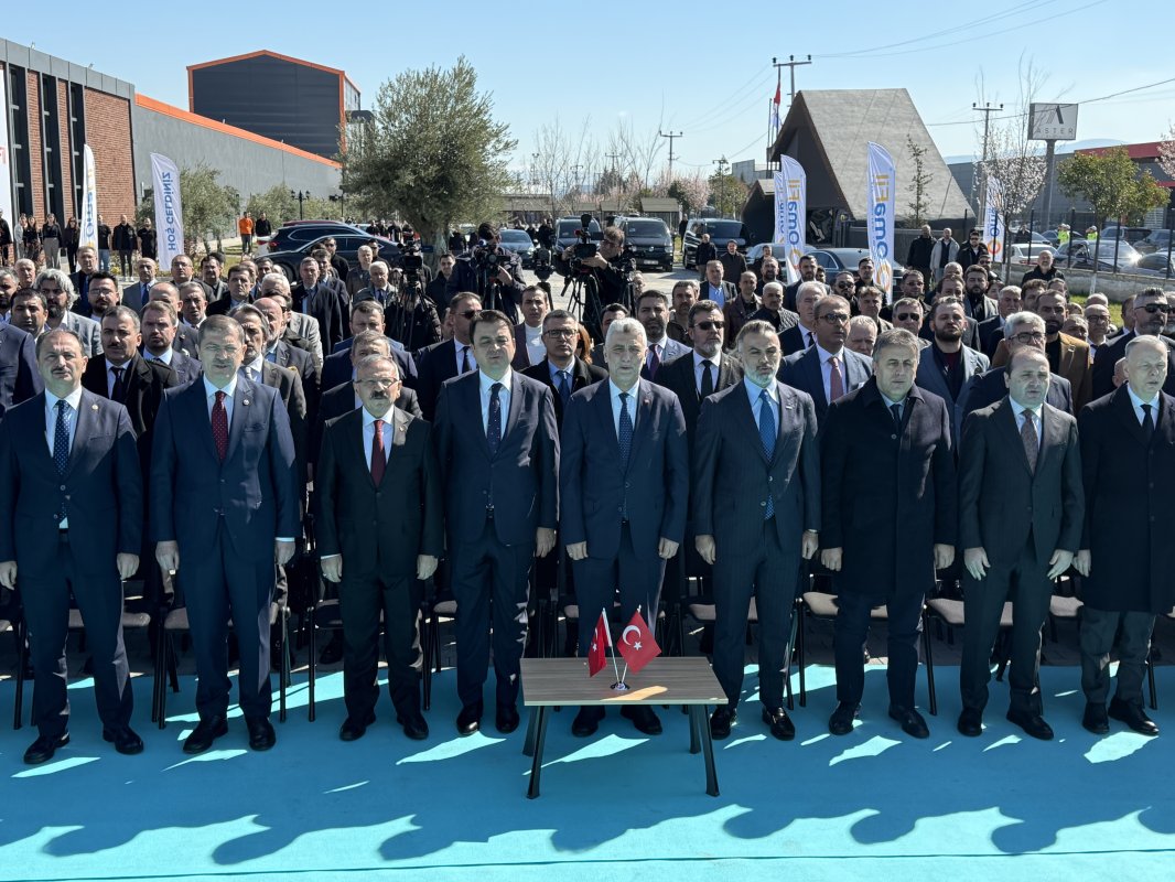 Ticaret Bakanı Bolat: İran'la Ticari Taşımalar Kontrollü Bir Şekilde Devam Ediyor