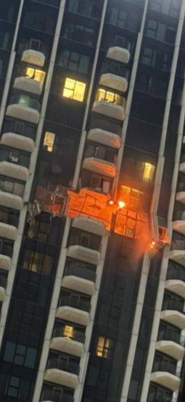 Dubai’de Sivil Binaya İHA İsabet Etti: Yangın Çıktı