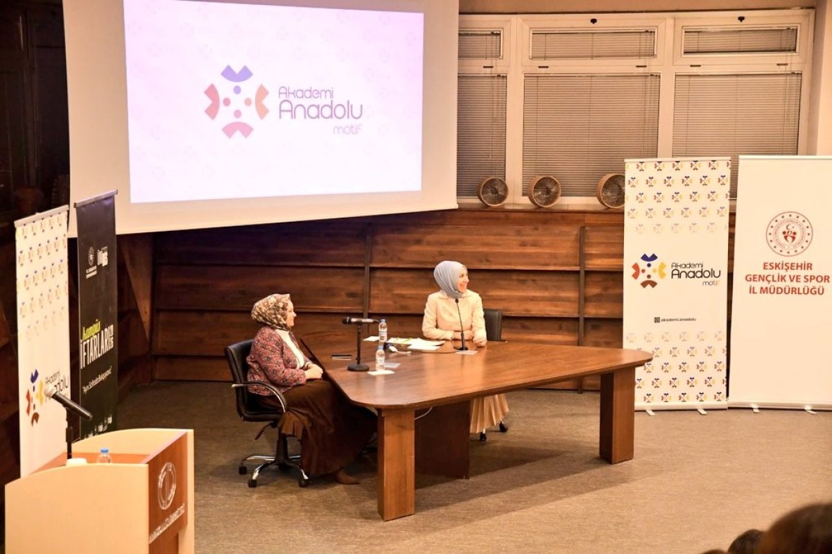 Gençlik Ve Spor Bakan Yardımcısı Gürsoy Eskişehir’de Öğrencilerle Buluştu