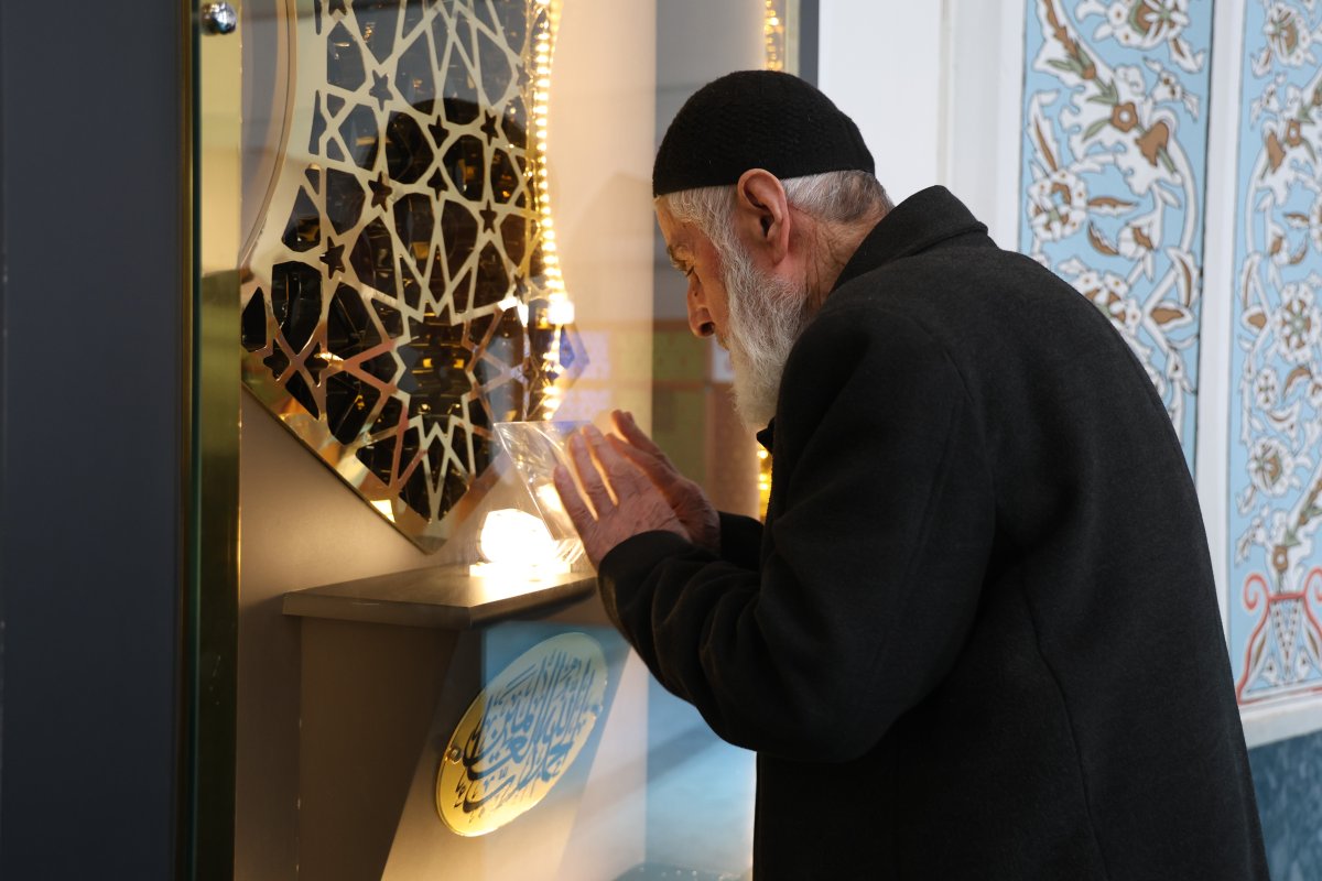 Bu Camide Peygamber Efendimizin Sakal-ı Şerifi Her Gün Ziyarete Açık