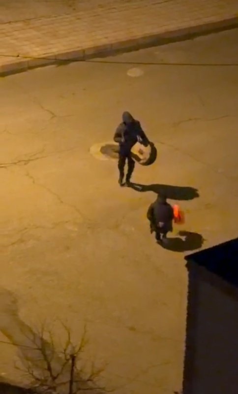 Sahur Davuluna Dayanamadı, Caddede Tek Başına Halay Çekti