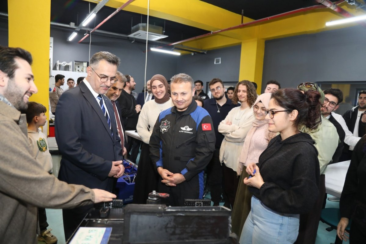 Alper Gezeravcı’dan BTÜ Öğrencilerinin TEKNOFEST Projelerine Tam Not