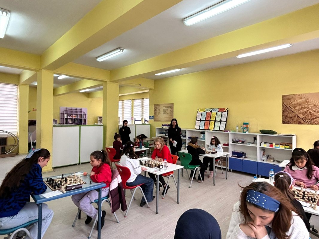 Kars’ta Kadınlar Satranç İl Birinciliği Turnuvası Tamamlandı