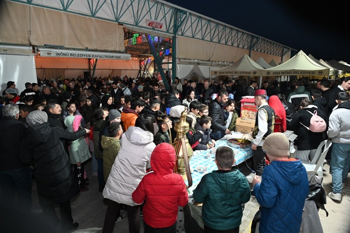 İnönü'de Kadir Gecesi'nde Binlerce Kişi İftar Sofrasında Buluştu