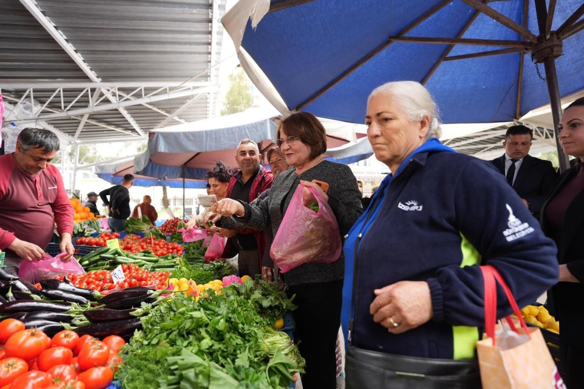 Başkan Gençay Bayram Öncesi Esnafla Buluştu