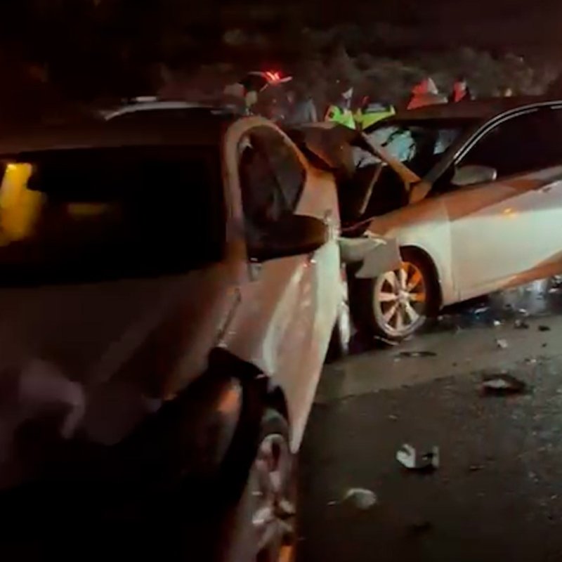 Bayram Dönüşü Trafiğinde Zincirleme Kaza 5 Araç Çarpıştı