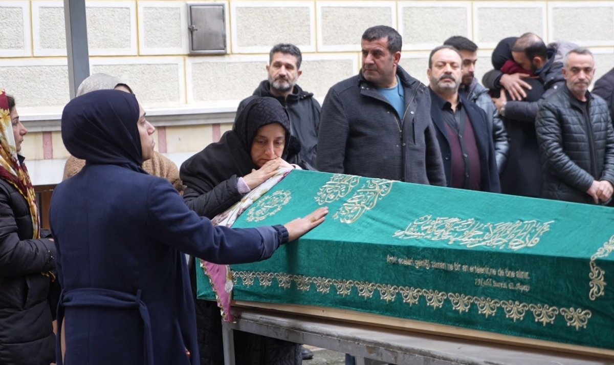 Eşi Tarafından Öldürülen Semanur Gözyaşlarıyla Uğurlandı