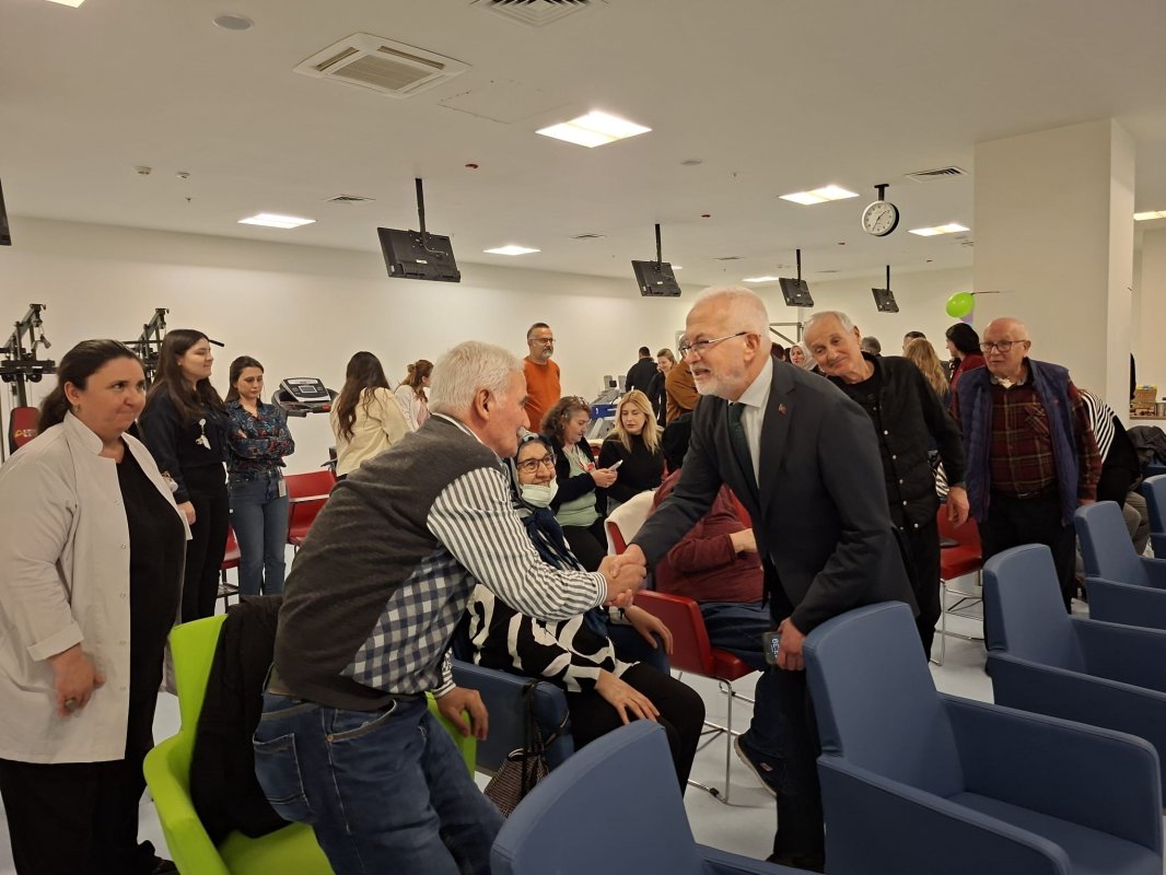 Eskişehir Şehir Hastanesi’nde Yaşlılara Anlamlı Buluşma