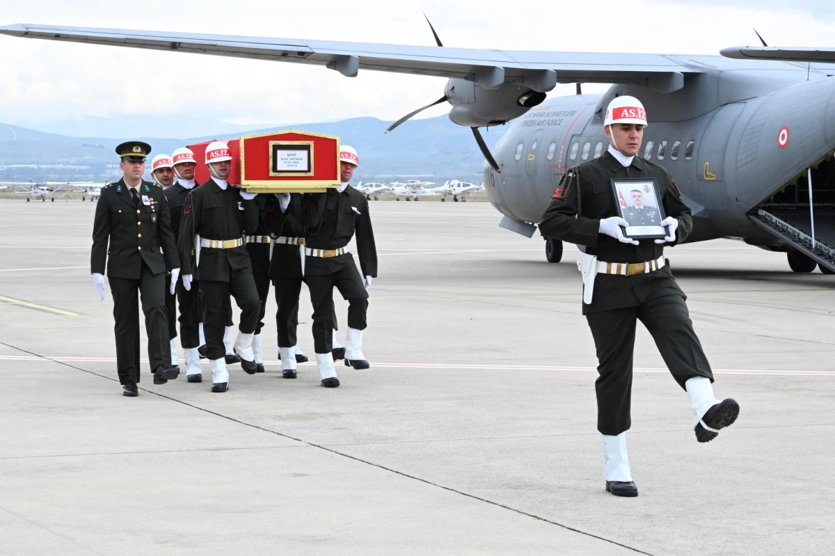 Şehit Binbaşı Sinan Taştekin Son Yolculuğuna Uğurlanmak Üzere Isparta’ya Getirildi