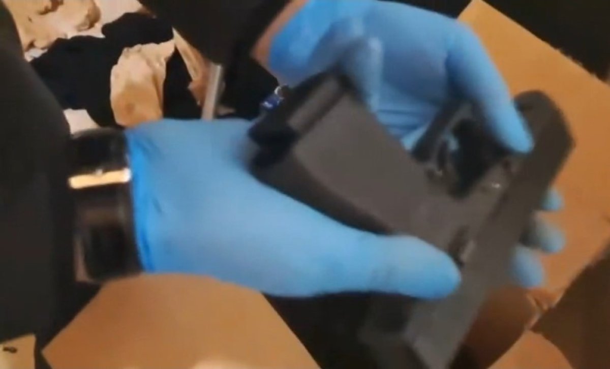 İstanbul'da Kaçak Silah Operasyonu: 122 Tabanca Ele Geçirildi