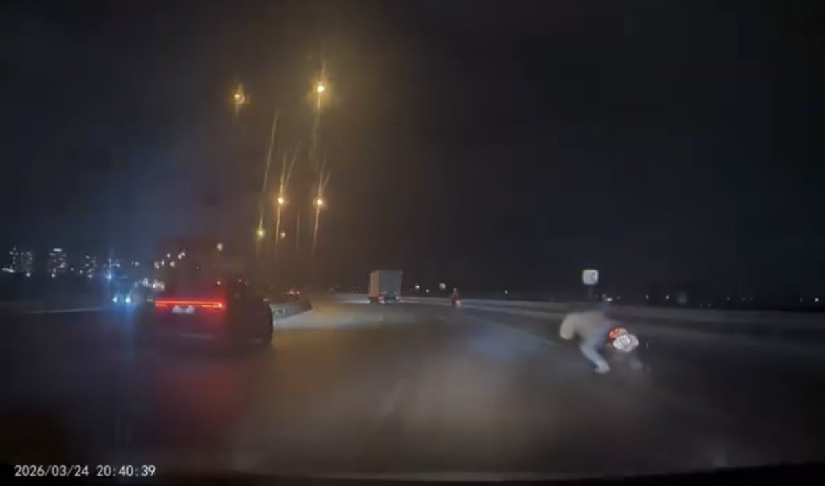 Bursa'da Motosiklet Kazası Kamerada: Sürücü Yola Savruldu