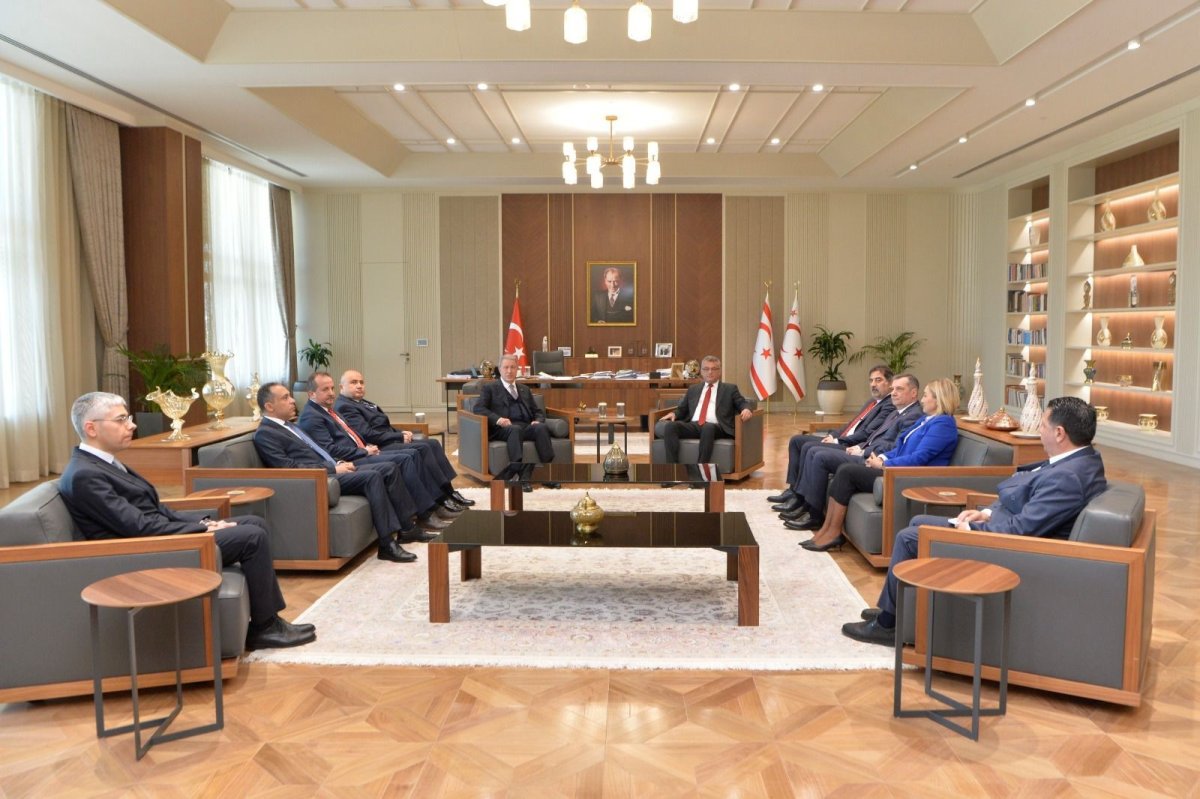 KKTC Cumhurbaşkanı Erhürman, Hulusi Akar’ı Kabul Etti