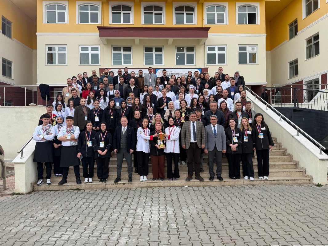 Eskişehirli Genç Şefler Kırşehir’den Madalyalarla Döndü