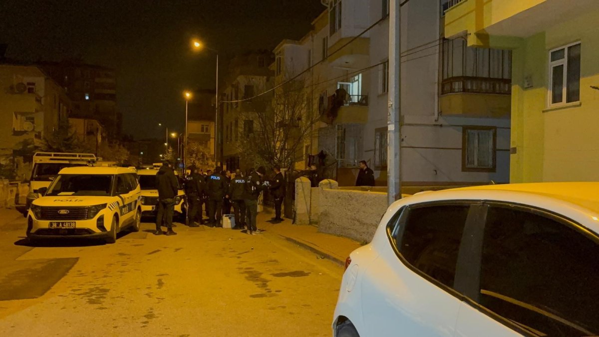 Kayseri’de Husumet Kanlı Bitti: Anne Ve Oğlu Yaralandı