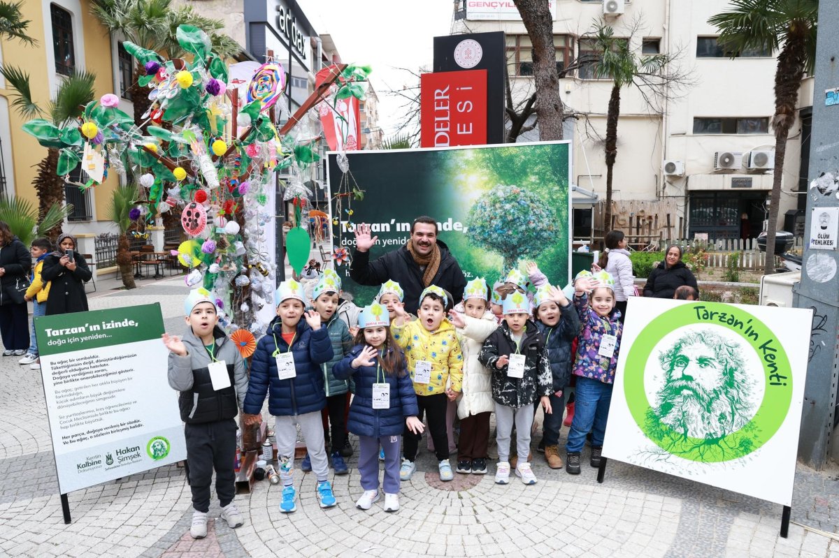 Topladıkları Atıklardan Ağaç Yaptılar