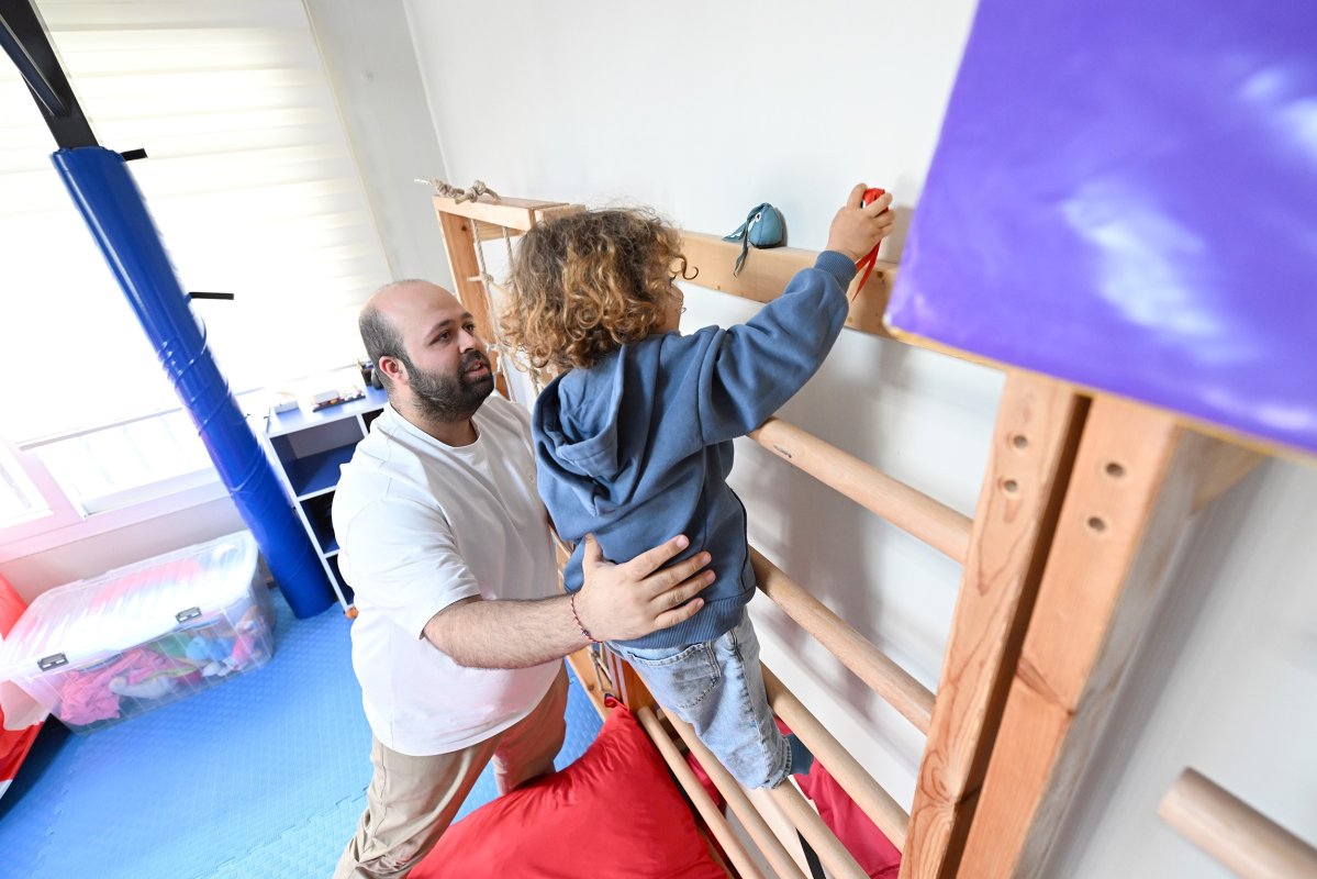 Mersin’de DMD Hastası Minik Koray’a Ergoterapi Desteği