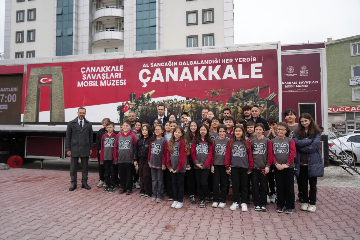 Çanakkale Ruhunu Taşıyan Mobil Müze Tırı Niğde’de Açıldı