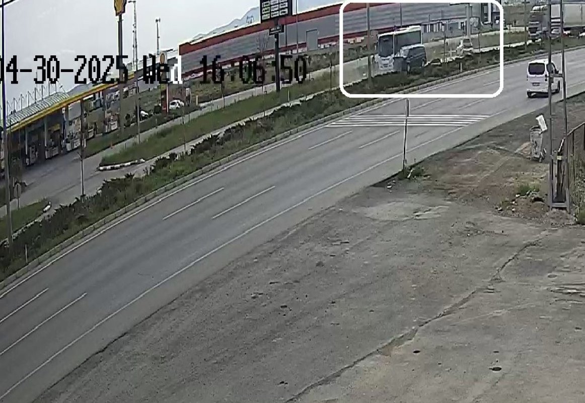 Can Kurtarmak İsterken Can Verdiler: O Feci Kazanın Görüntüleri Ortaya Çıktı