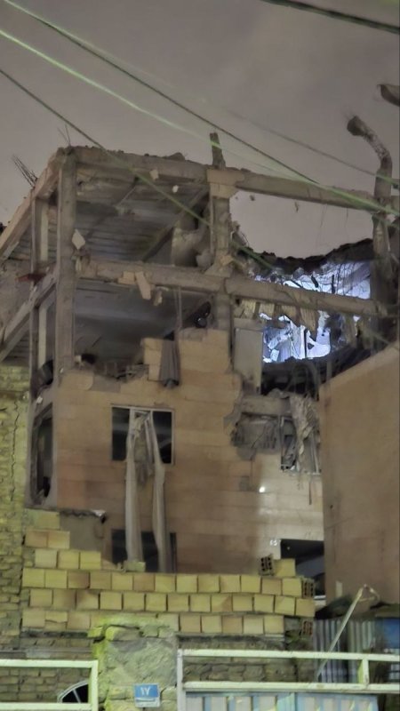 Tahran’ı Hedef Alan Saldırılar Yerleşim Yerlerinde Hasara Yol Açtı