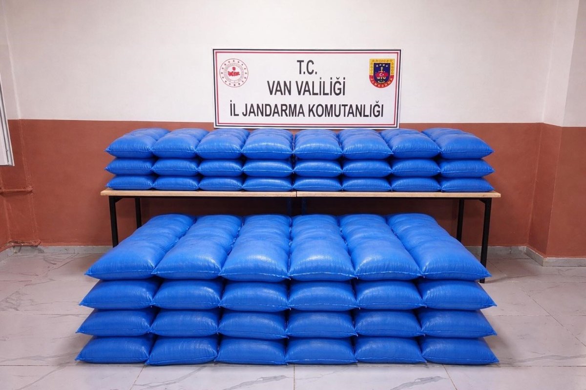 Van’da 6 Milyon TL’lik Kaçak Malzeme Ele Geçirildi