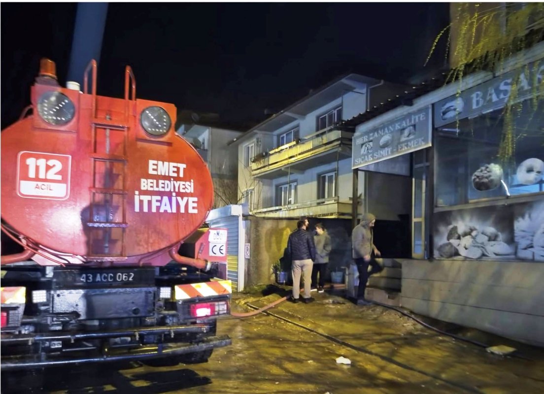 Emet’te Fırın Deposunda Yangın Paniği