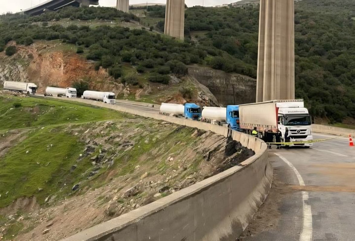 Gaziantep’te İki Tır Kafa Kafaya Çarpıştı: 1 Ölü