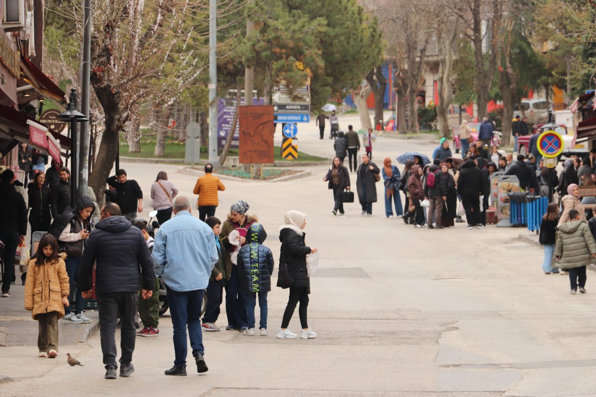 Eskişehir’de Soğuk Havaya Rağmen Hafta Sonu Yoğunluğu
