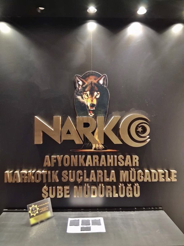 Afyonkarahisar’da Uyuşturucuyla Yakalanan 3 Kişi Gözaltında