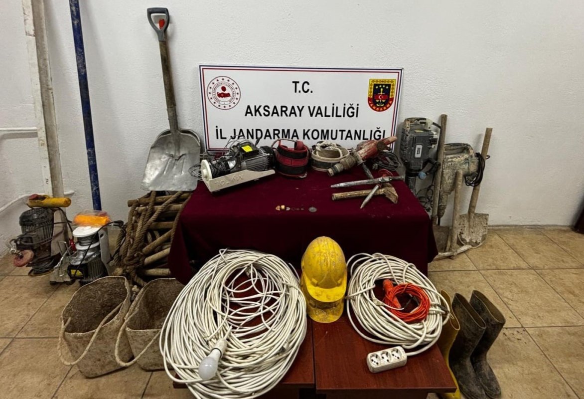 Aksaray’da Define Avcılarına Suçüstü: Tarihi Eserler Ele Geçirildi