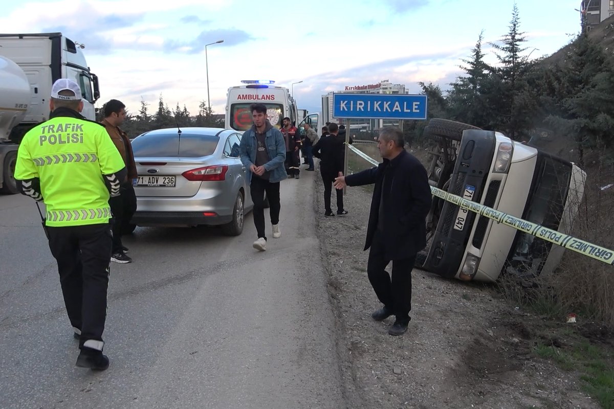 Kırıkkale’de işçi servisi kazası: Kamyonla çarpıştı, 5 yaralı