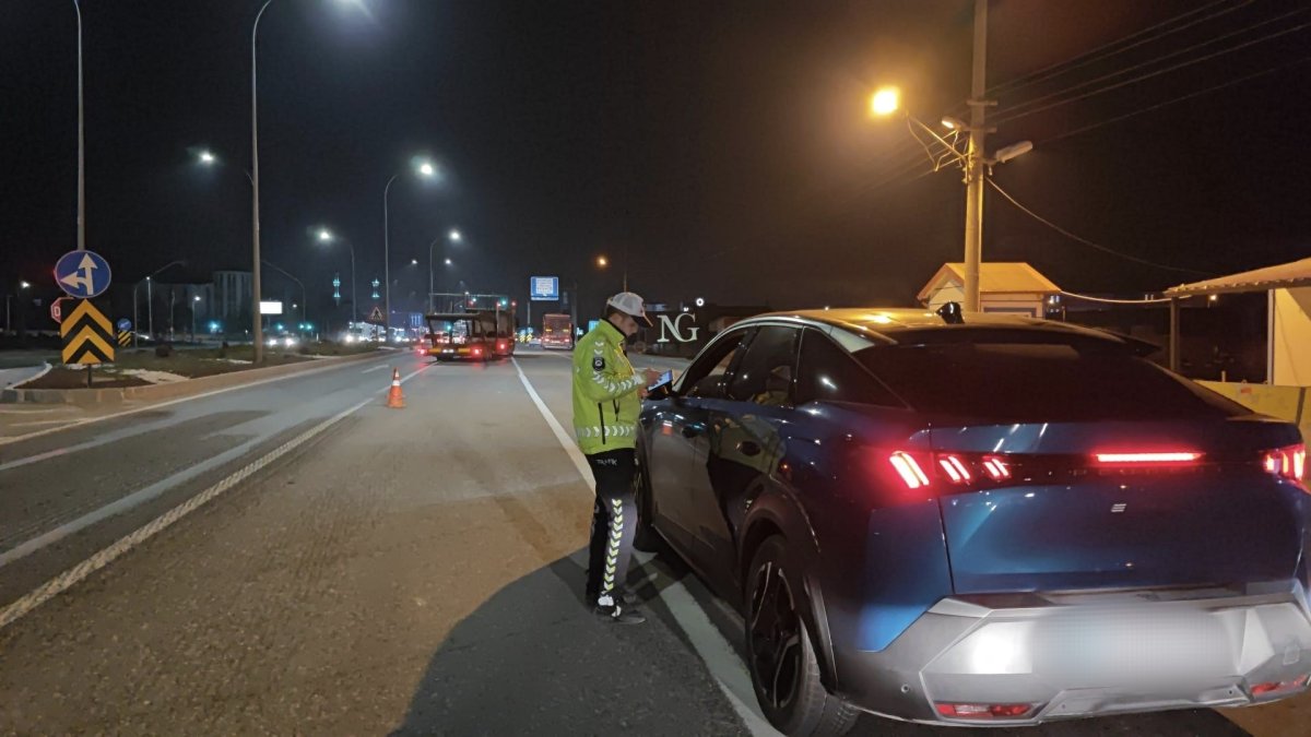 Kütahya’da Denetim Ve Operasyonlar: 34 Aranan Şahıs Yakalandı