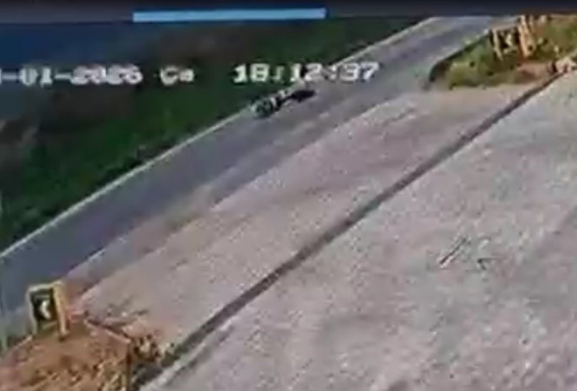 Kontrolden Çıkan Motosiklet Devrildi Sürücüsü Yaralandı