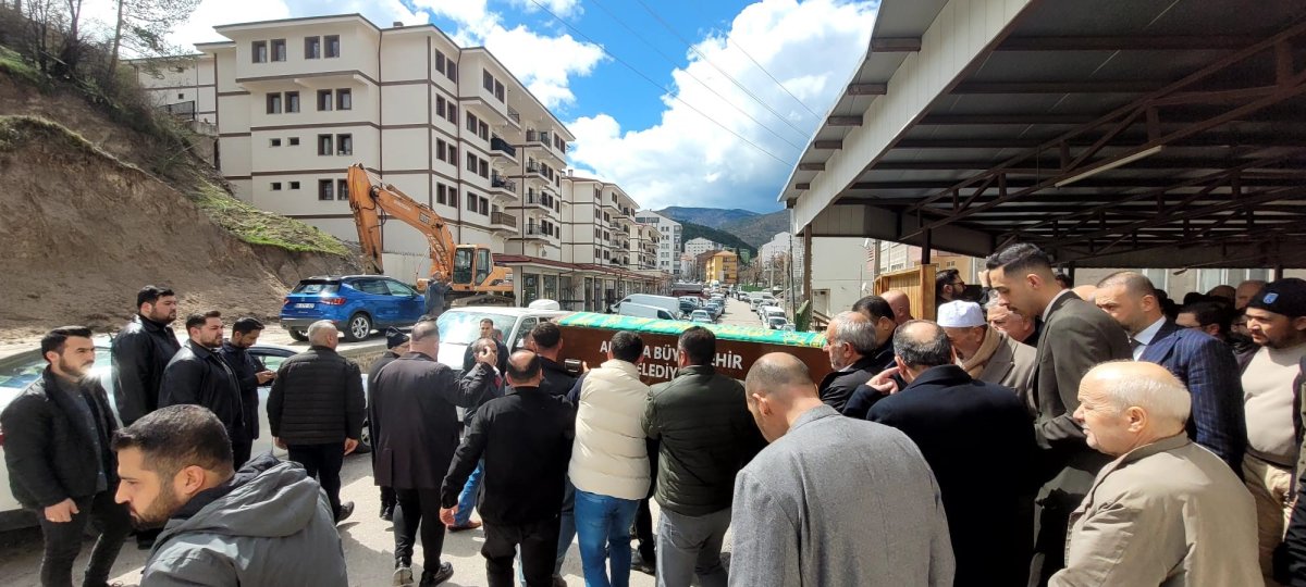 Ankara’daki Otobüs Kazasında Hayatını Kaybeden 4 Kişi Son Yolculuğuna Uğurlandı