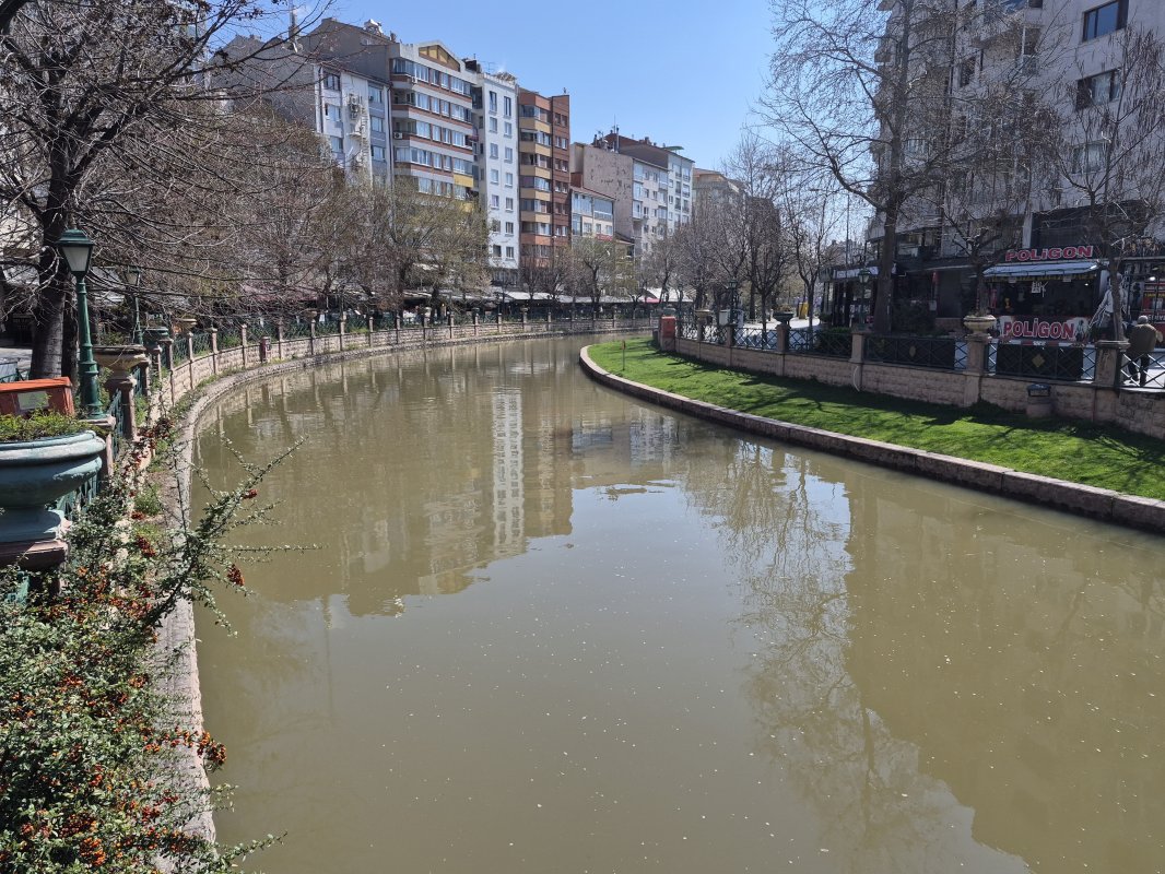 Porsuk Çayı Kahverengine Büründü