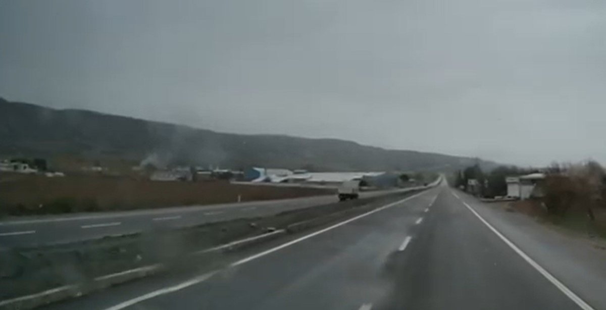 Eskişehir’de Ters Yönde Giden Kamyonet Kamerada