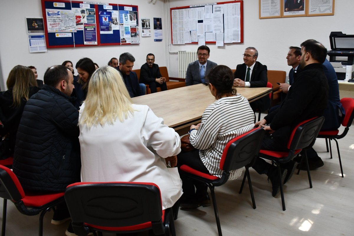 Eskişehir’de Eğitim Buluşması: İl Müdürü Aydın Öğretmenlerle Bir Araya Geldi