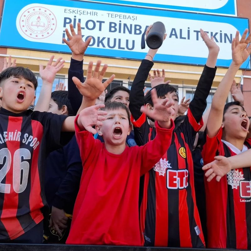 Miniklerden Eskişehirspor’a Coşkulu Destek: Okulda Tezahürat Şöleni