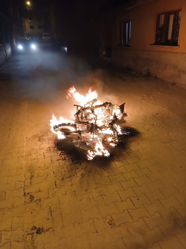 Eskişehir’de Aile Tartışması Sonrası Motosikletini Ateşe Verdi