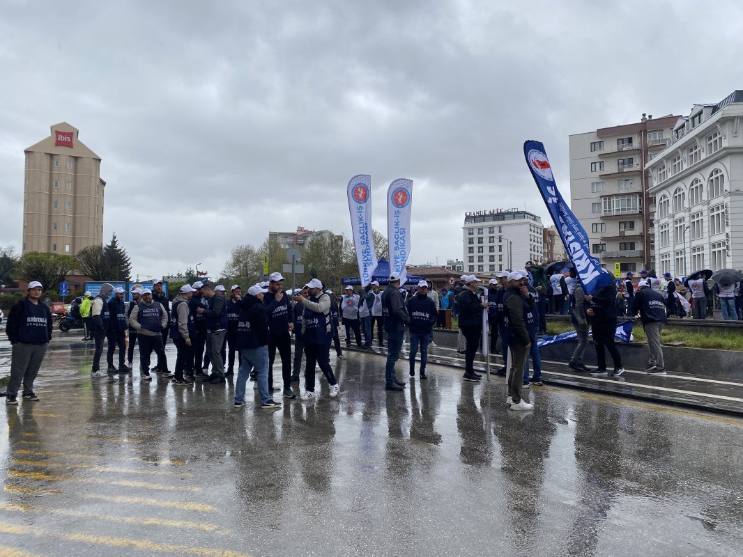 Eskişehir’de 1 Mayıs Yürüyüşüne Sıkı Güvenlik: Katılımcılar Aramadan Geçiriliyor