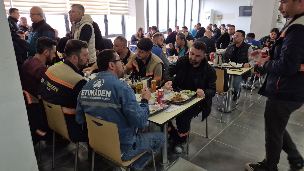 Bakan Bayraktar Eskişehir’de İşçilerle Buluştu: “Beylikova’da Endüstriyel Üretime Geçiyoruz”