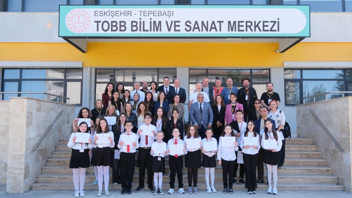 Tepebaşı’nda Geleceği Çocuklar Yazdı: Zirveye Yoğun İlgi