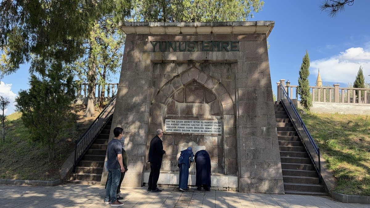 Yunus Emre'nin Hatırası Eskişehir'de Yaşatılıyor