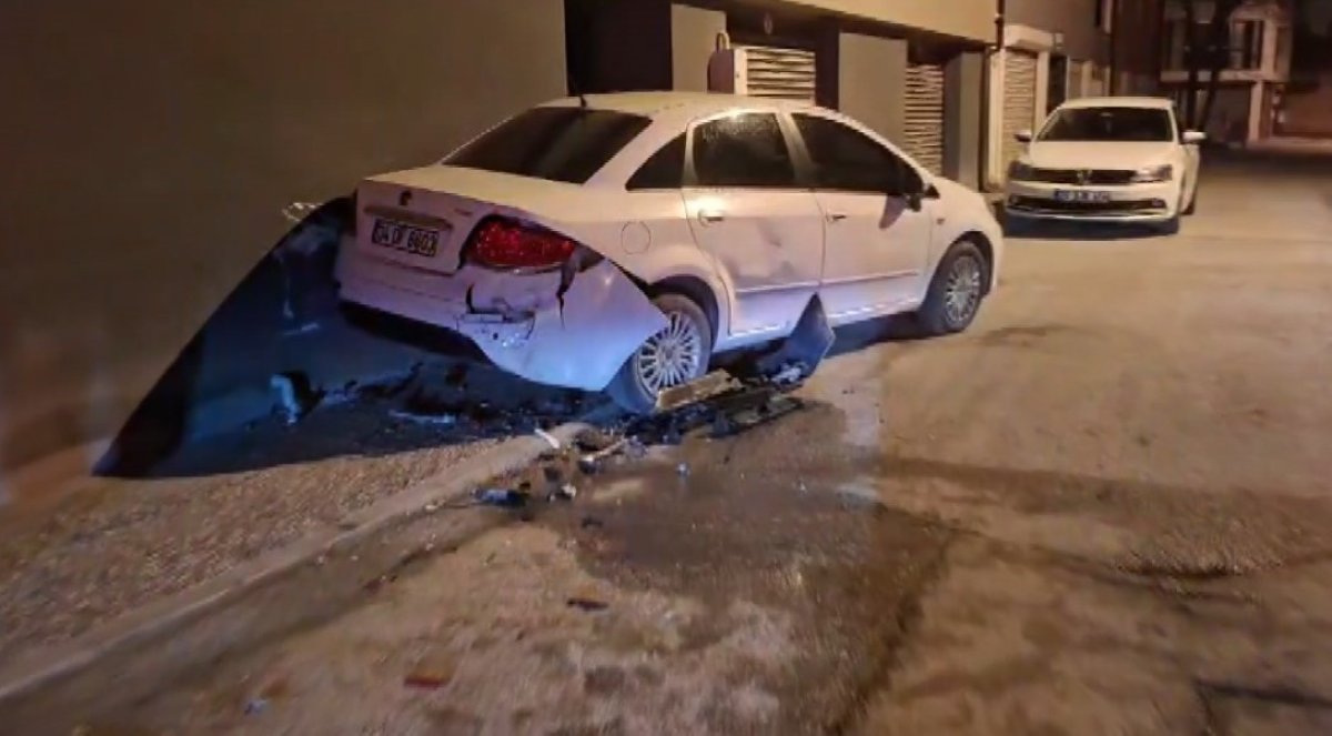 Drift Faciası Eskişehir’de Kamerada: Tofaş Park Halindeki Araca Çarptı, Ceza Şoke Etti